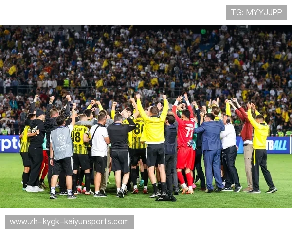 天下足球盘点欧冠经典比赛及历史影响力详解